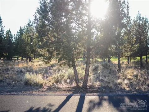 755 Nutcracker Dr, Redmond, OR 97756 photo 3