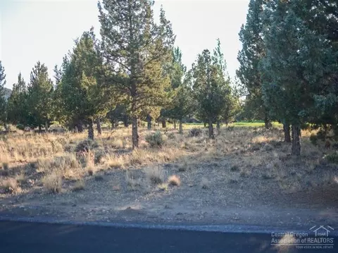 755 Nutcracker Dr, Redmond, OR 97756 photo 1