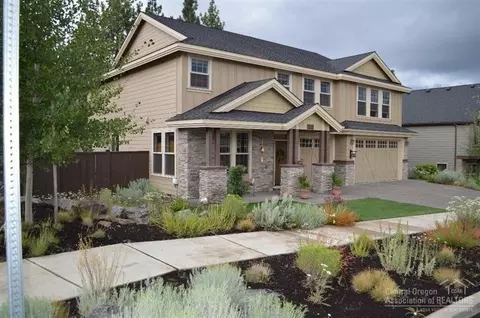19193 NW Chiloquin Dr, Bend, OR 97701 photo 2