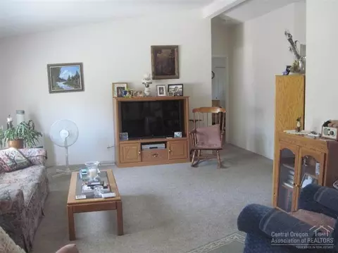 52830 Wayside Loop, La Pine, OR 97739 photo 5