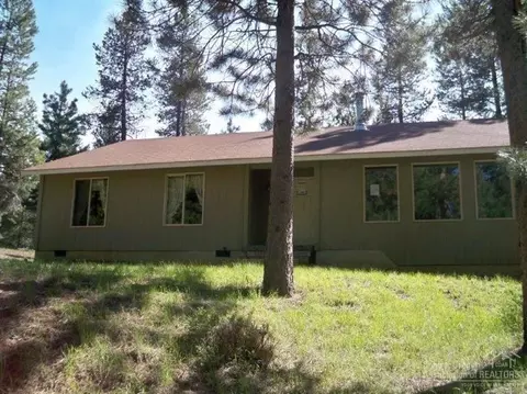 15042 W River Loop Dr, Bend, OR 97707 photo 1