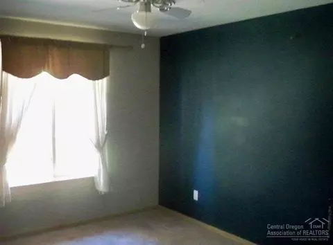 15042 W River Loop Dr, Bend, OR 97707 photo 6