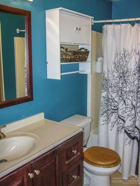 17460 Gull Dr, Bend, OR 97707 photo 5