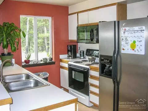 17460 Gull Dr, Bend, OR 97707 photo 3