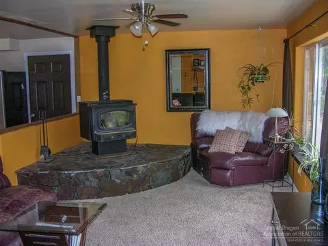 17460 Gull Dr, Bend, OR 97707 photo 2