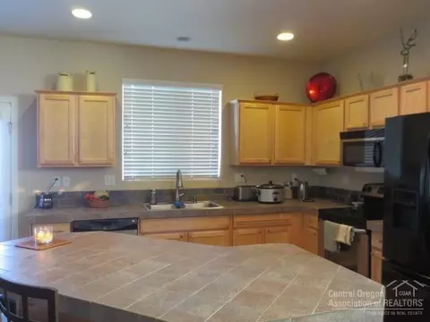 2785 NE Sedalia Loop, Bend, OR 97701 photo 6