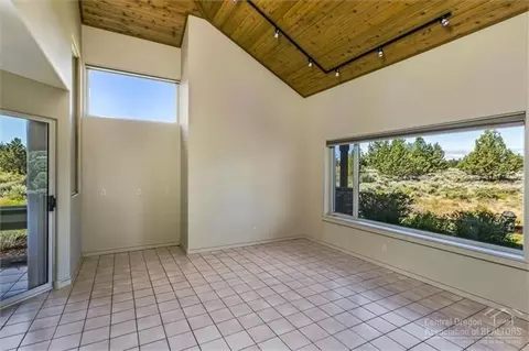22014 Banff Dr, Bend, OR 97702 photo 4