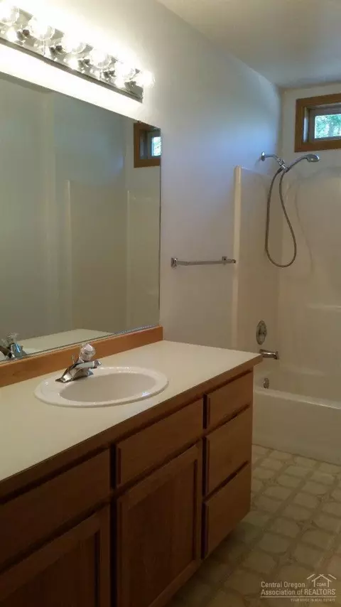 64819 NW Saros Ln, Bend, OR 97701 photo 11