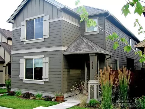 20761 Comet Ln, Bend, OR 97701 photo 2