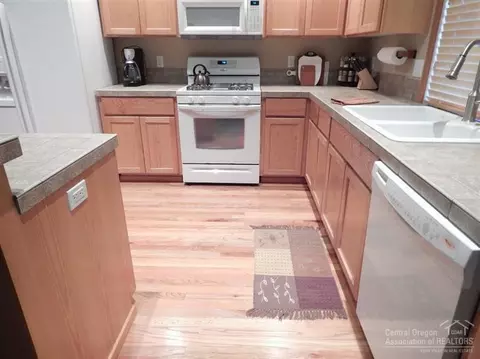 19957 Quail Pine Loop, Bend, OR 97702 photo 5