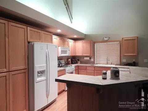 19957 Quail Pine Loop, Bend, OR 97702 photo 3