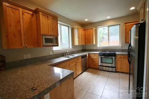 61240 Ridgewater Loop, Bend, OR 97702 photo 5