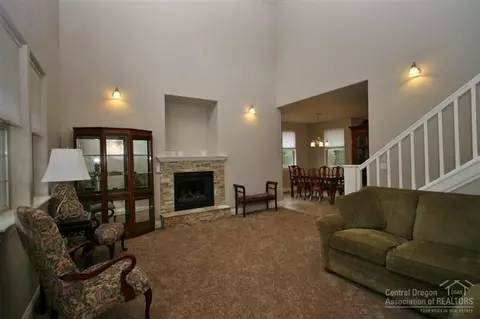 61240 Ridgewater Loop, Bend, OR 97702 photo 2