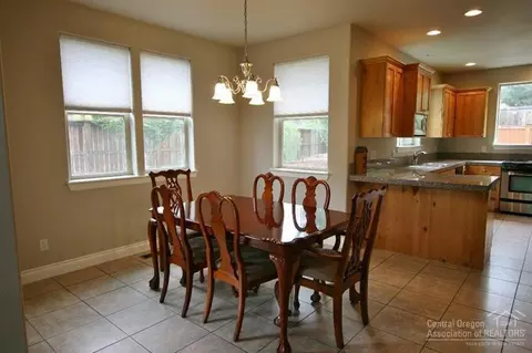 61240 Ridgewater Loop, Bend, OR 97702 photo 4
