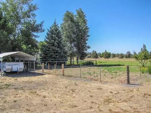 62565 Dixon Loop, Bend, OR 97701 photo 23