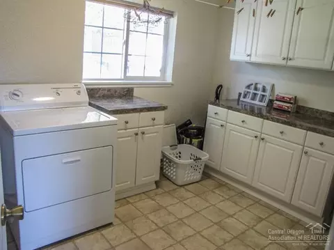 62565 Dixon Loop, Bend, OR 97701 photo 16