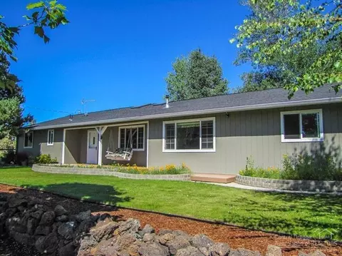 62565 Dixon Loop, Bend, OR 97701 photo 1