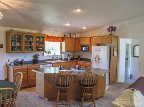 62565 Dixon Loop, Bend, OR 97701 photo 8