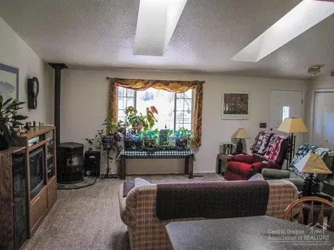 62565 Dixon Loop, Bend, OR 97701 photo 7