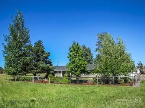 62565 Dixon Loop, Bend, OR 97701 photo 5