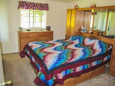 62565 Dixon Loop, Bend, OR 97701 photo 11