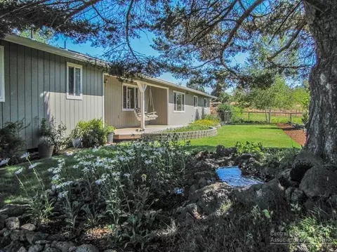 62565 Dixon Loop, Bend, OR 97701 photo 4