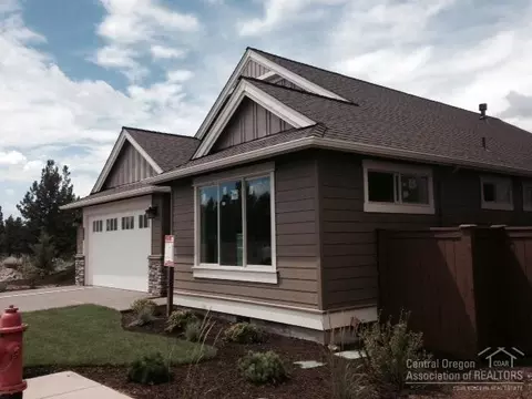 61053 SE Manhae Loop, Bend, OR 97702 photo 2