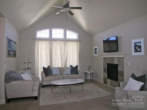 21321 Megan Ct, Bend, OR 97701 photo 8