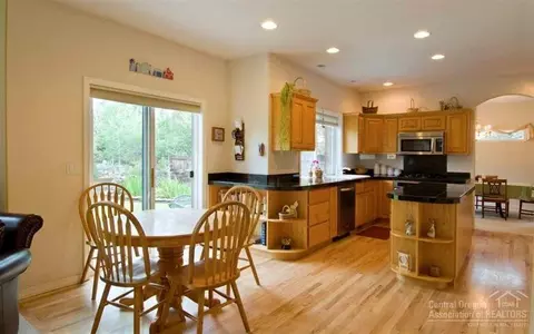 3335 NE Stonebrook Loop, Bend, OR 97701 photo 6