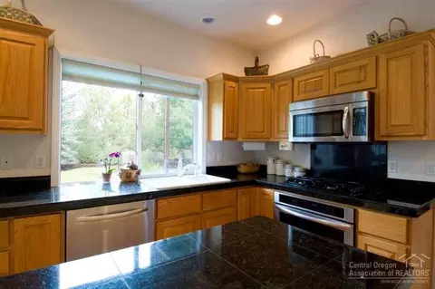 3335 NE Stonebrook Loop, Bend, OR 97701 photo 3