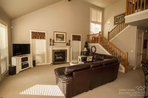 19491 Sugar Mill Loop, Bend, OR 97702 photo 4