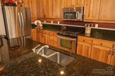 19491 Sugar Mill Loop, Bend, OR 97702 photo 9