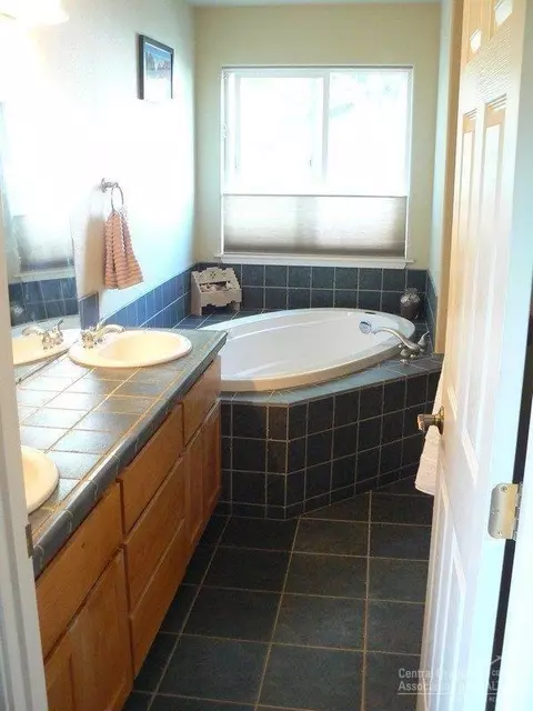 19534 Brookside Way, Bend, OR 97702 photo 10