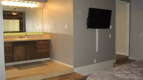 60817 Granite Dr, Bend, OR 97702 photo 18