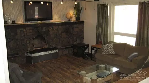 60817 Granite Dr, Bend, OR 97702 photo 11