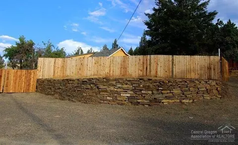 206 SE Sasser Dr, Mitchell, OR 97750 photo 9