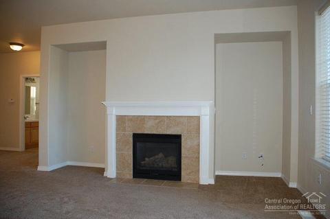 61144 Foxglove Loop, Bend, OR 97702 photo 5