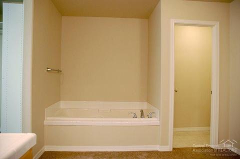 61144 Foxglove Loop, Bend, OR 97702 photo 13