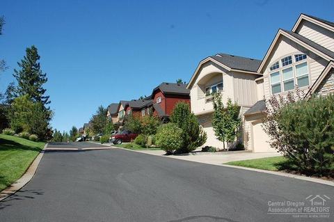 61144 Foxglove Loop, Bend, OR 97702 photo 3