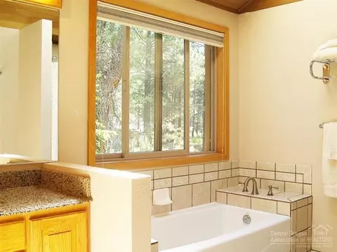 17010 Cooper Dr, Bend, OR 97707 photo 12