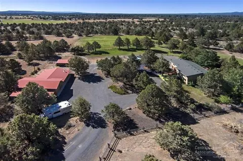18771 Pinehurst Rd, Bend, OR 97701 photo 3