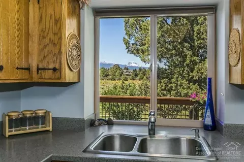 18771 Pinehurst Rd, Bend, OR 97701 photo 9