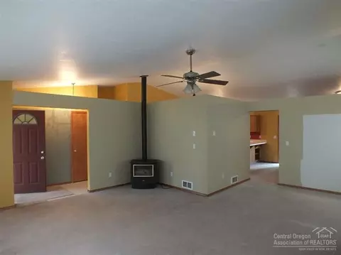 62740 Dixon Loop, Bend, OR 97701 photo 6