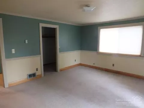 62740 Dixon Loop, Bend, OR 97701 photo 11
