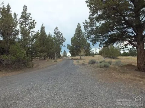 62740 Dixon Loop, Bend, OR 97701 photo 5