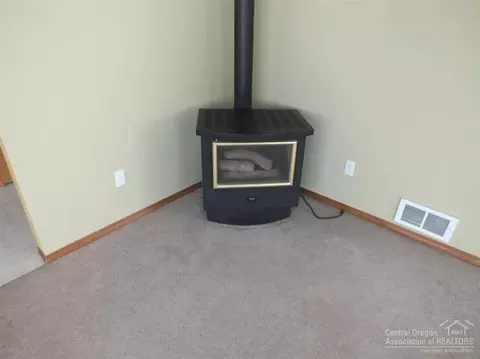 62740 Dixon Loop, Bend, OR 97701 photo 13