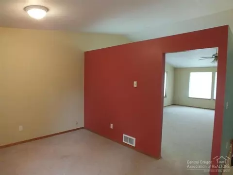 62740 Dixon Loop, Bend, OR 97701 photo 8