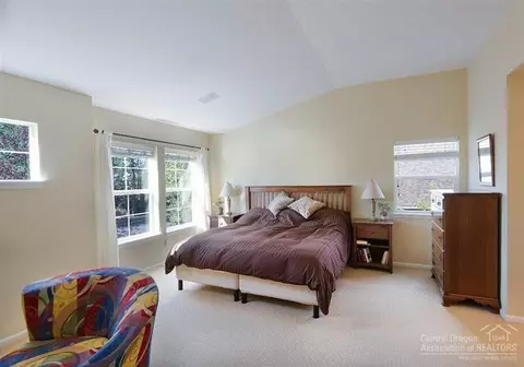 19319 Blue Lake Loop, Bend, OR 97702 photo 12