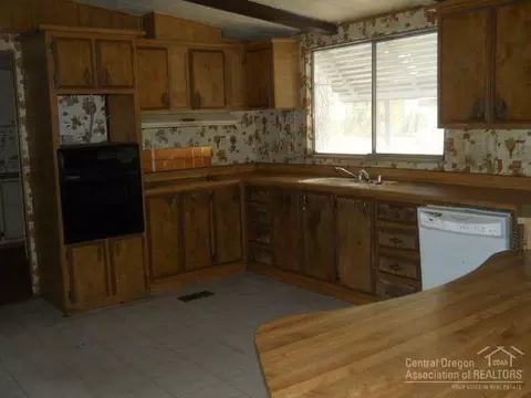 61082 Springcrest Dr, Bend, OR 97702 photo 7