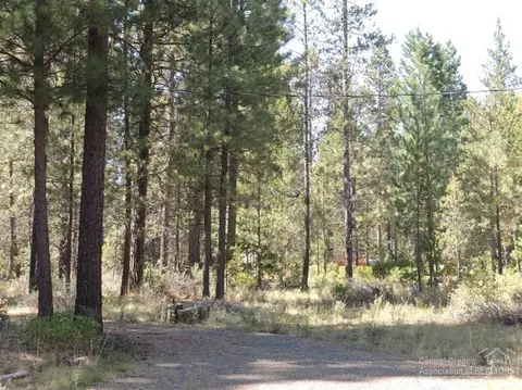 56874 Spring River Dr, Bend, OR 97707 photo 13
